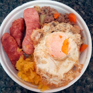 Linguiça com ovo