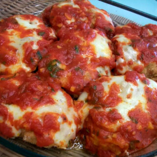 Parmegiana de Coxa e Sobrecoxa de frango